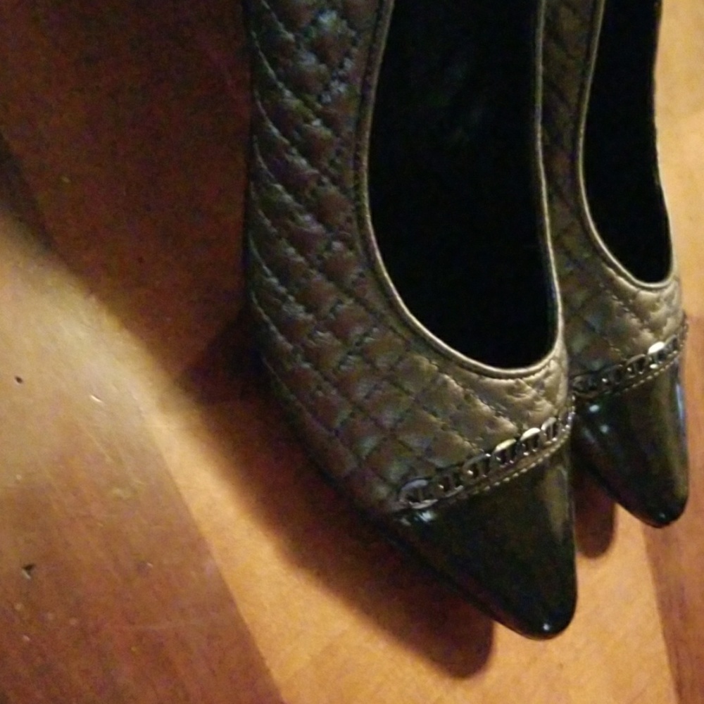 Shoes - Picture 2 of 4